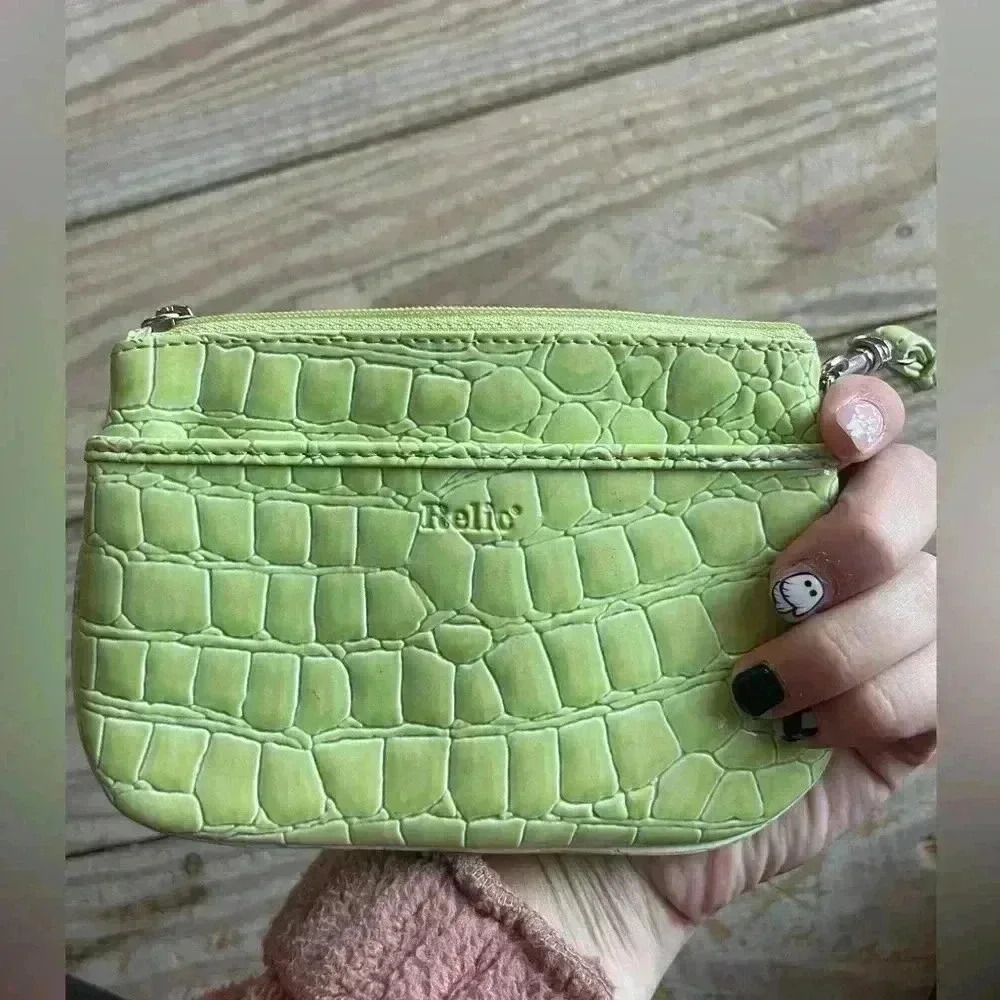 Relic leather wallet - missing zipper piece as shown in photo
